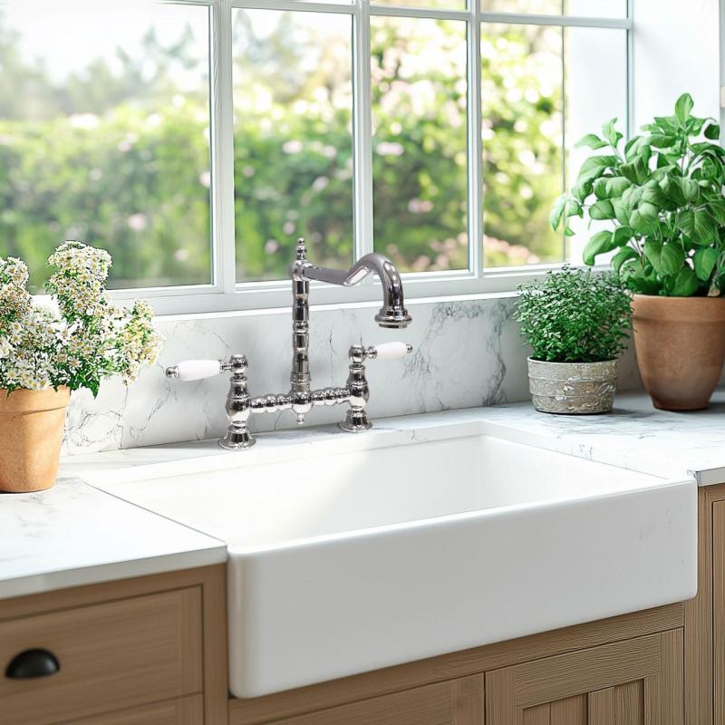 PB Nostalgic Brücken-Küchenarmatur Chrom mit abgewinkeltem Auslauf und weißen Griffen PBN.CHR.H.WH