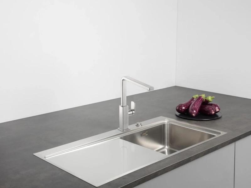 Franke Küchenarmatur Mythos mit schwenkbarem Auslauf, komplett aus Edelstahl 115.0547.852