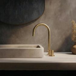 Waterevolution Flow 2-Loch Waschtischarmatur, gebürstetes Messing, mit hohem 213mm U-Auslauf T1122ULE