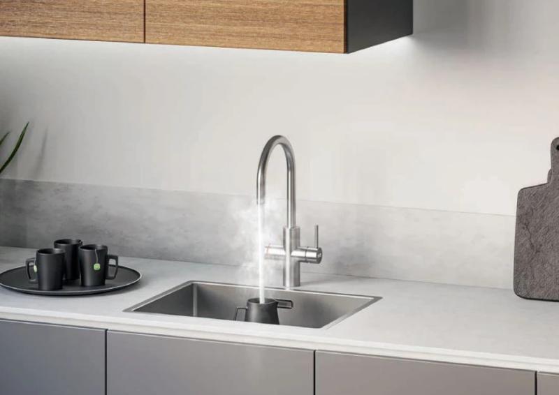 Franke Maris Wasser-Hub 4L Boiler 3-in-1 mit Touch-elektronischer Kochendwasser-Armatur aus Edelstahl mit Wasserhub-Mischset 1208957943