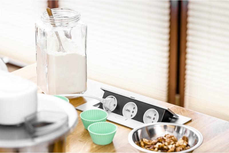 Rechteckige versenkte Steckdose 1208958683