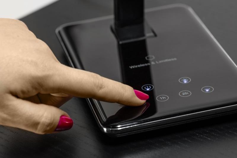 Decor Schreibtischlampe Tritton 6W 340lm AC220-240V 4-CCT Wireless Charging USB PF>0 5 RA>80 schwarz 1208962518