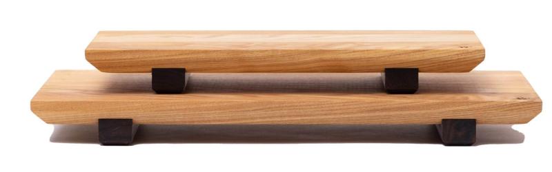 Woodsea Sushi M - Eschenholz Sushibrett mit Walnussholzfüßen 30x17 cm 1208971585