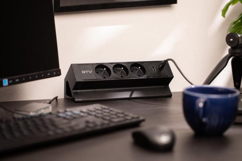 Basco Möbelsteckdose, 3 x Steckdose mit Erdung, USB A+C, 1,5m Kabel, schwarz mit Montage