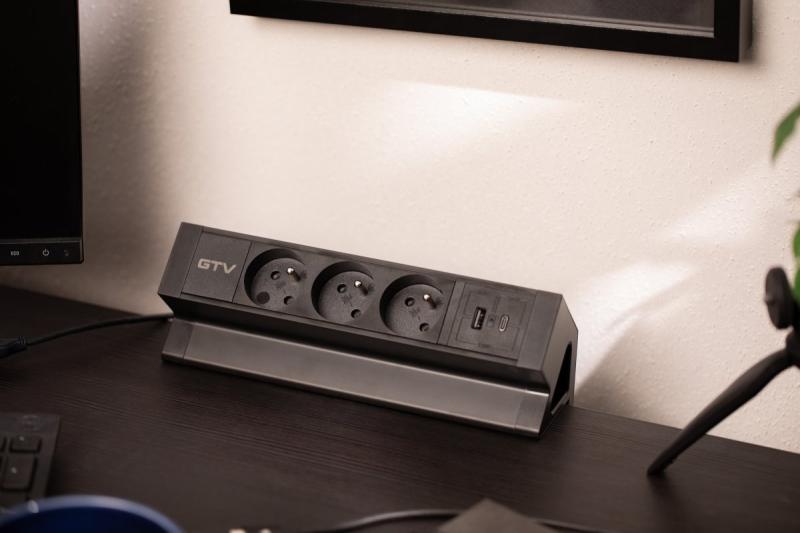 Basco Möbelsteckdose, 3 x Steckdose mit Erdung, USB A+C, 1,5m Kabel, schwarz mit Montage